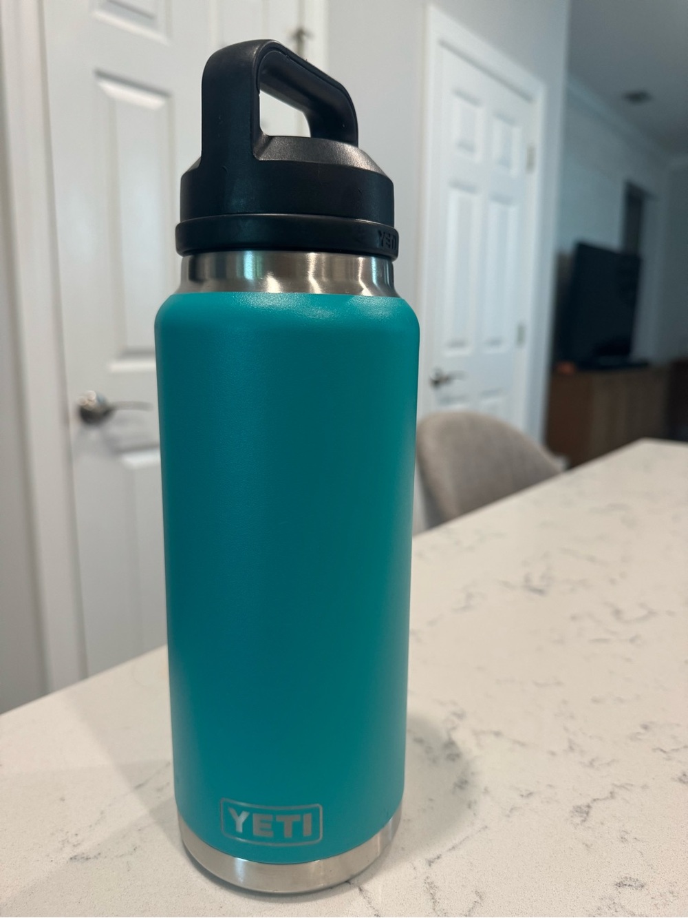 YETI Rambler 36oz Water Bottle Aquifer Blue - Chug Cap (retired color)
